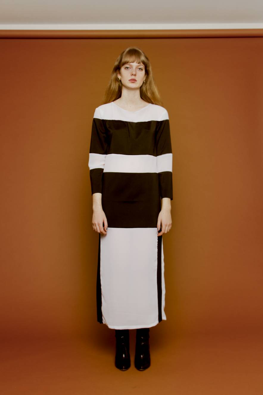 createur mode design paris robe à bandes contrastées