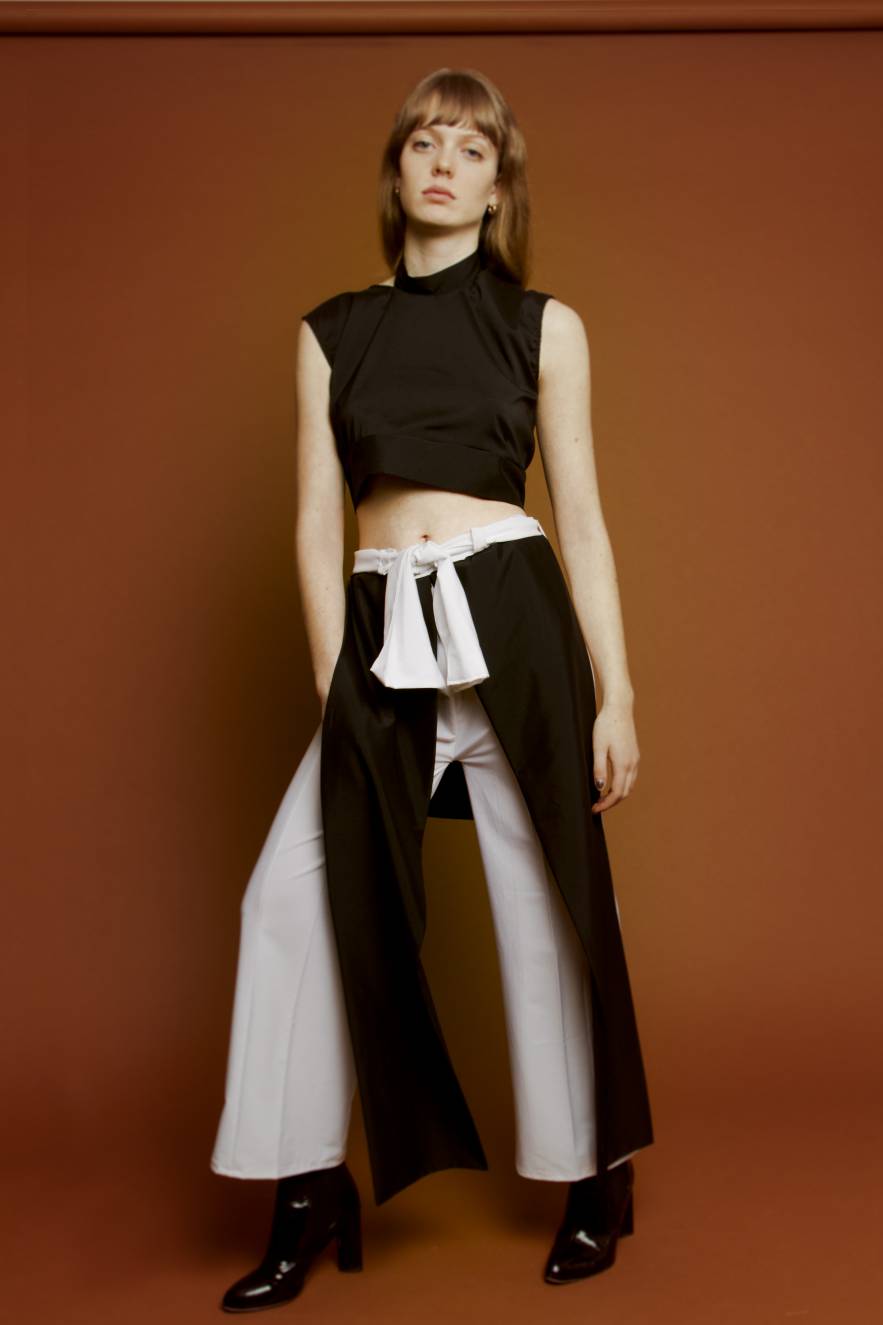 createur mode design paris brassière à nœud et pantalon à pans